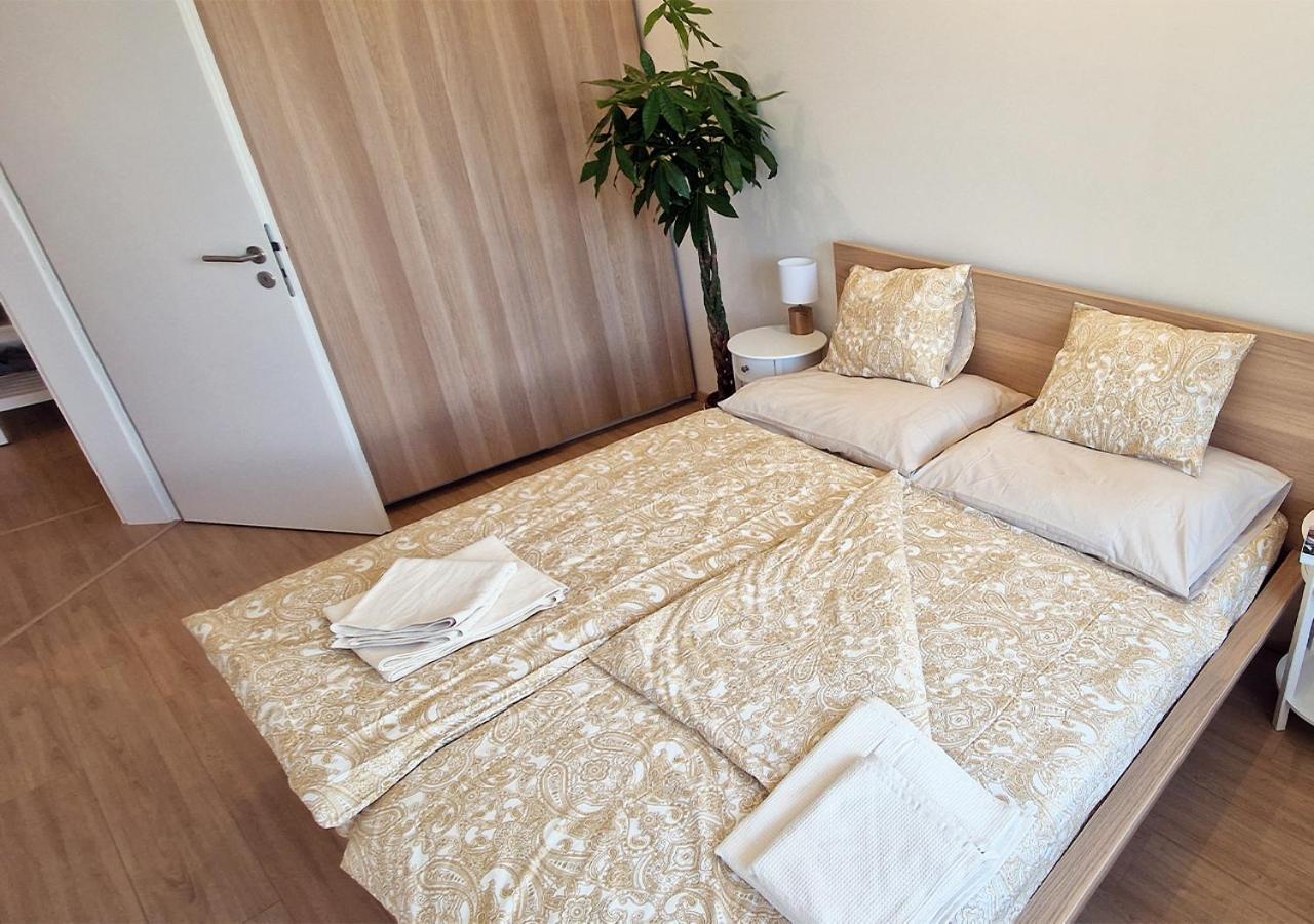 New Cozy 2 Room Pink Apartment Bratislava 059 Exteriér fotografie